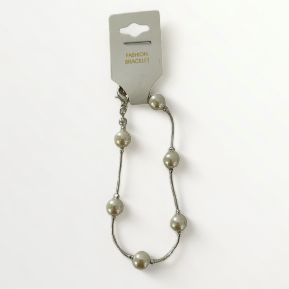 🦋 5/$25 - Pearl Beaded Fashion Bracelet - NWT Vintage